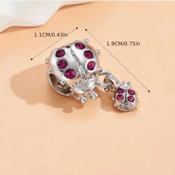 Beautiful 925 Silver Plated Pink Rhinestone Beetle Pendant charm - Picture 2 of 3